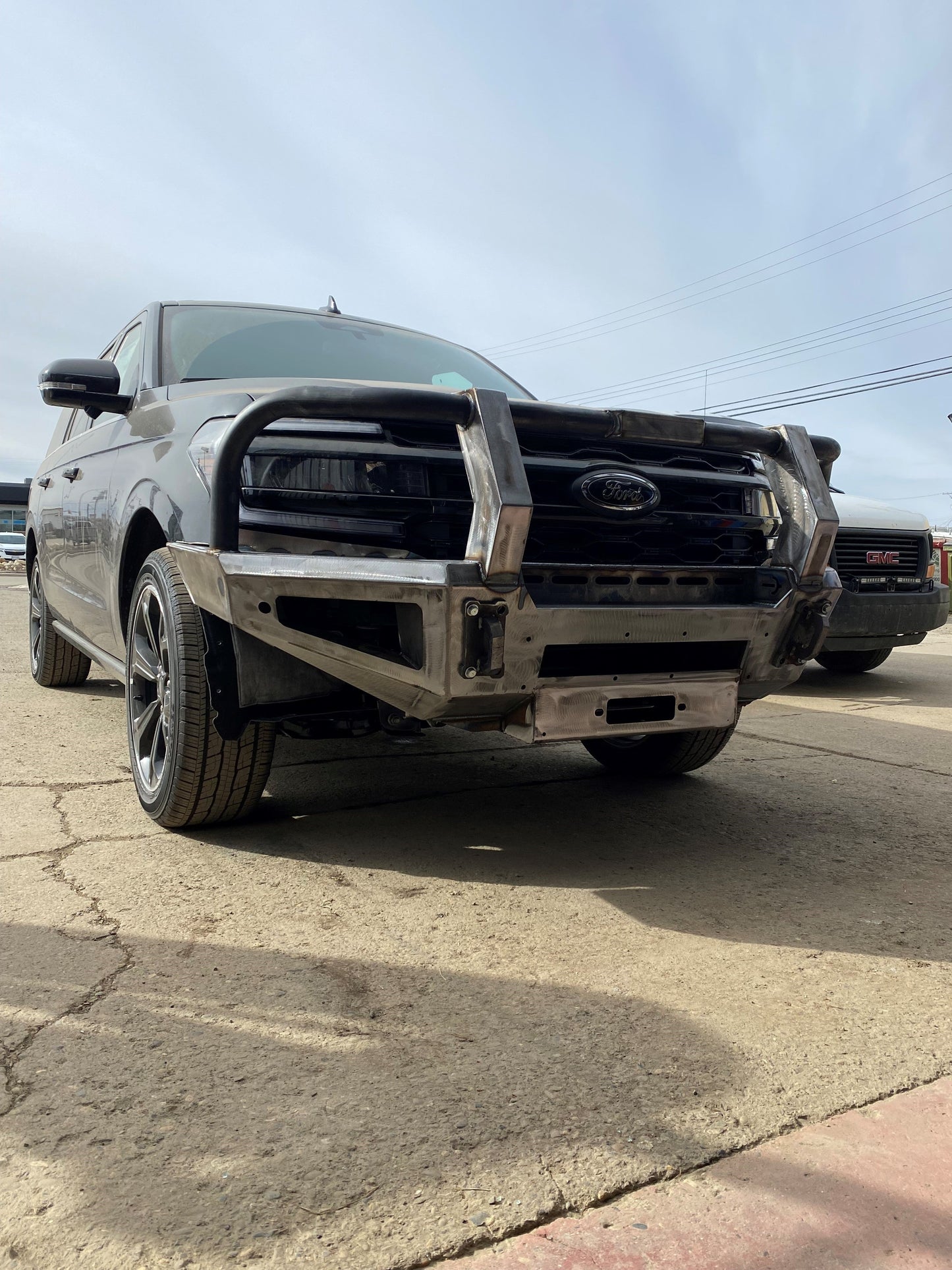 GRIDIRON 2018-2024 Ford Expedition Full Tube Winch Front Bumper