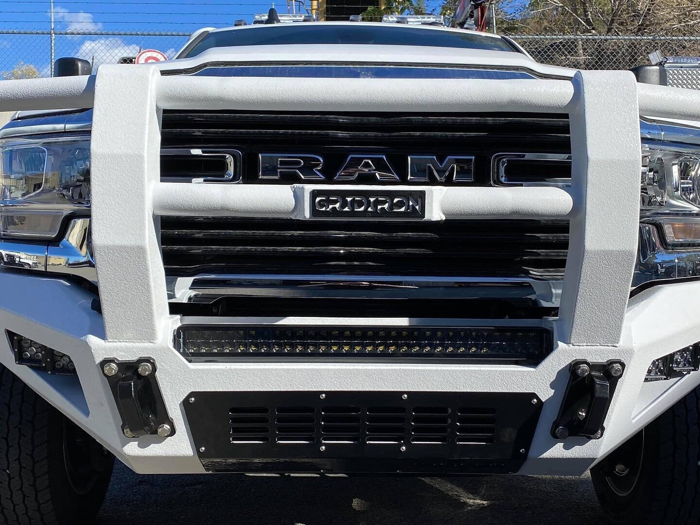 GRIDIRON 2020+ Ram 4500/5500 Full Tube Front Bumper