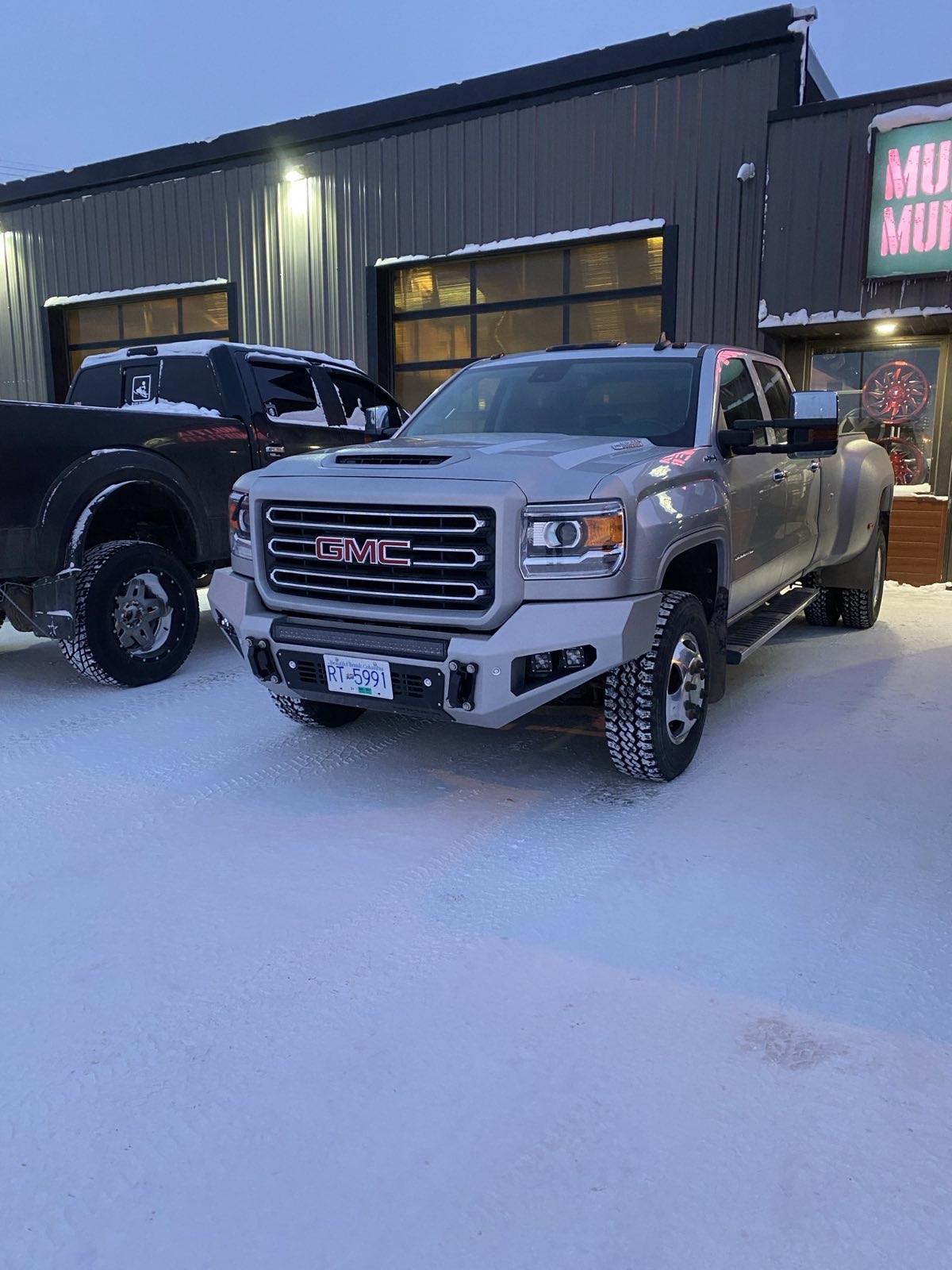 GRIDIRON 2015-2018.5 GMC 2500/3500 Base Front Bumper