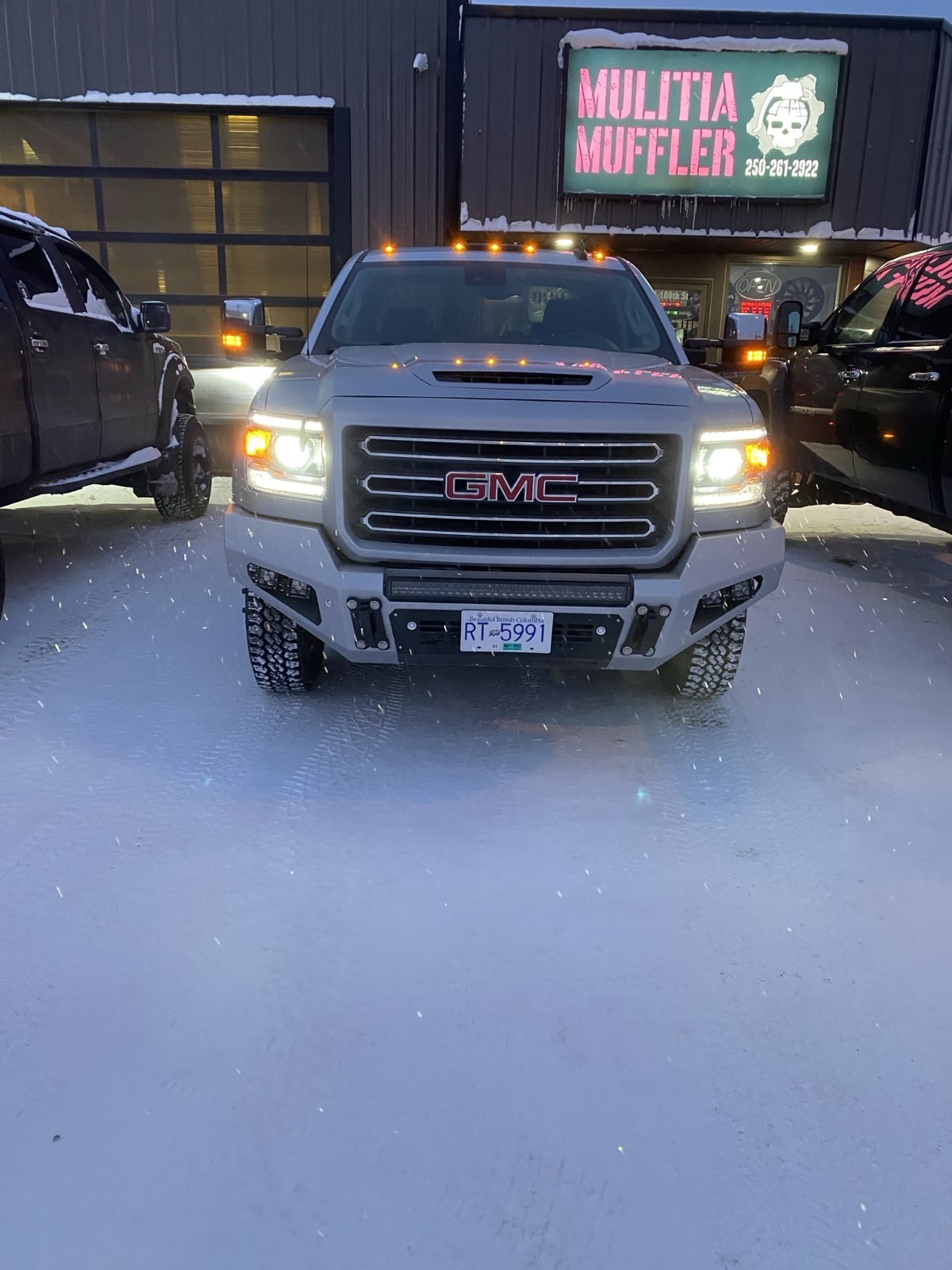 GRIDIRON 2015-2018.5 GMC 2500/3500 Base Front Bumper