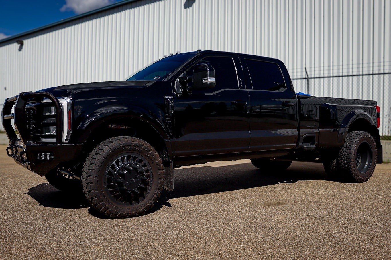 GRIDIRON 2023-2026 Ford F250-F550 Full Tube Front Bumper